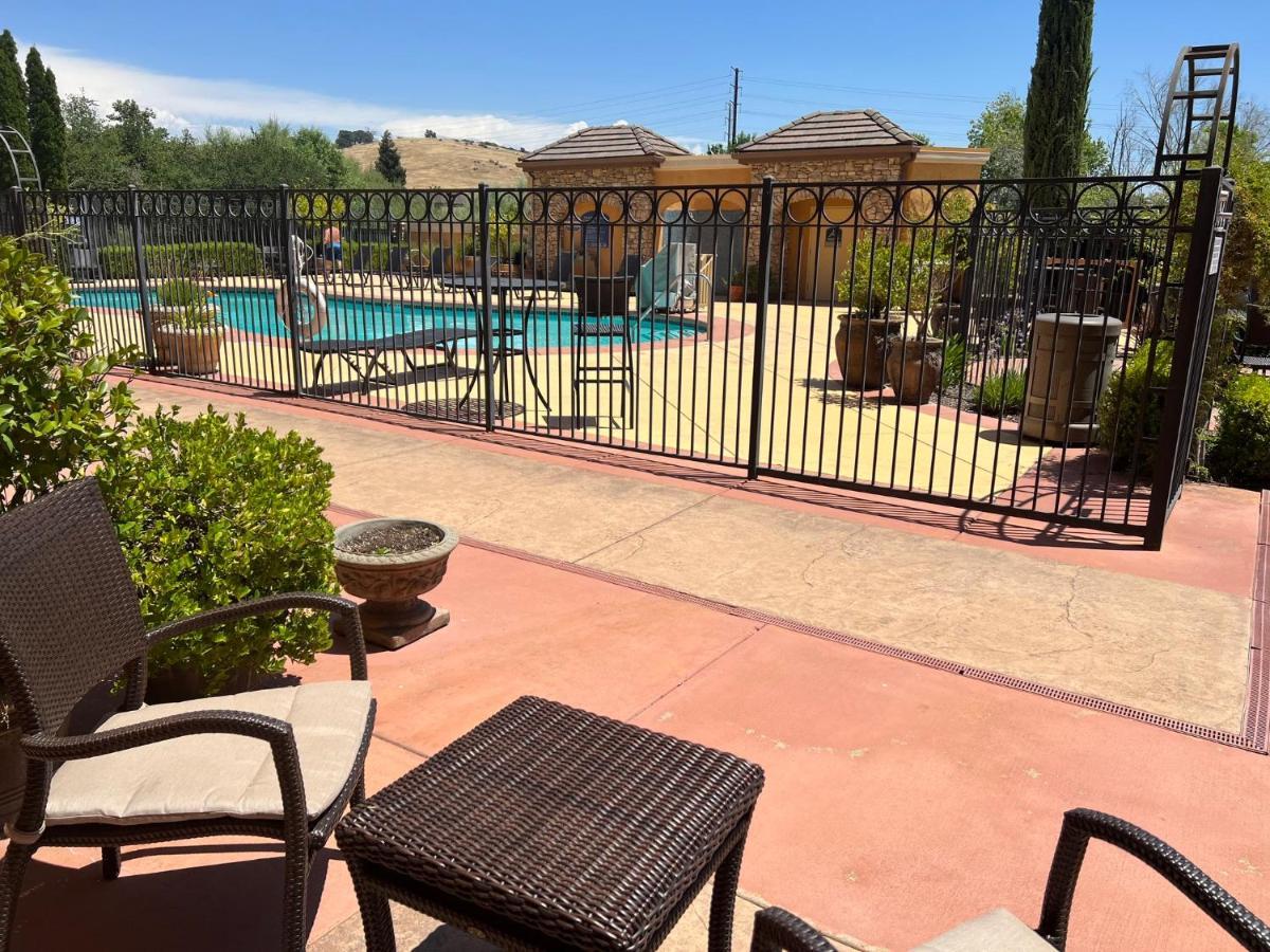 Holiday Inn Express Hotel & Suites El Dorado Hills By Ihg Екстериор снимка